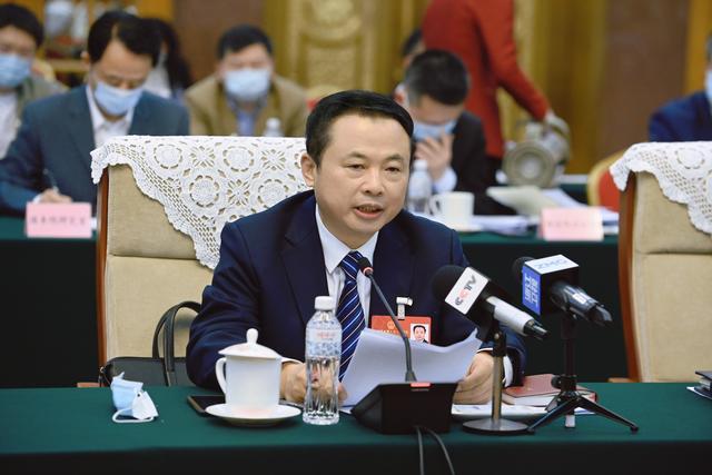 【兩會好聲音】全國人大代表、天能控股董事長張?zhí)烊危和苿印犊稍偕茉捶ā沸抻啠Ｕ蠂夷茉窗踩? /></a></div>
				<div   id=