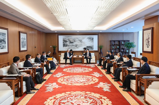 華能集團(tuán)董事長(zhǎng)溫樞剛會(huì)見道達(dá)爾能源董事長(zhǎng)潘彥磊