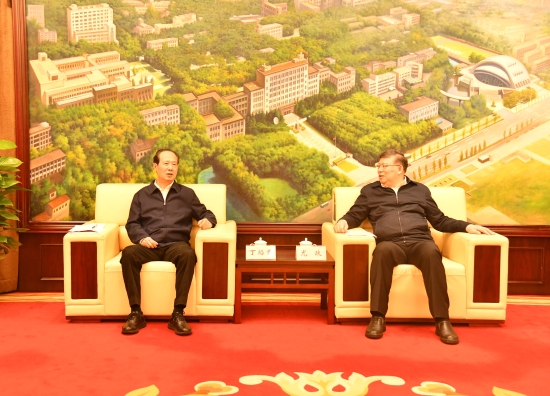中國電建黨委書記、董事長(zhǎng)丁焰章與華中科技大學(xué)校長(zhǎng)尤政會(huì)談
