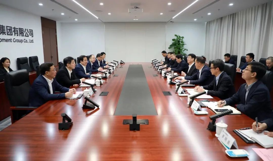 中國電氣裝備黨委書記、董事長白忠泉會見甘肅電氣集團董事長劉萬祥、天水市副市長胡志勇