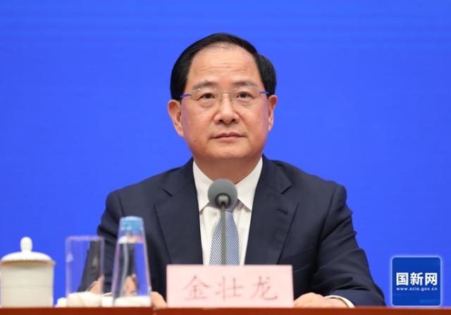 工信部部長(zhǎng)金壯龍:圍繞六大方向,超前布局未來(lái)產(chǎn)業(yè)