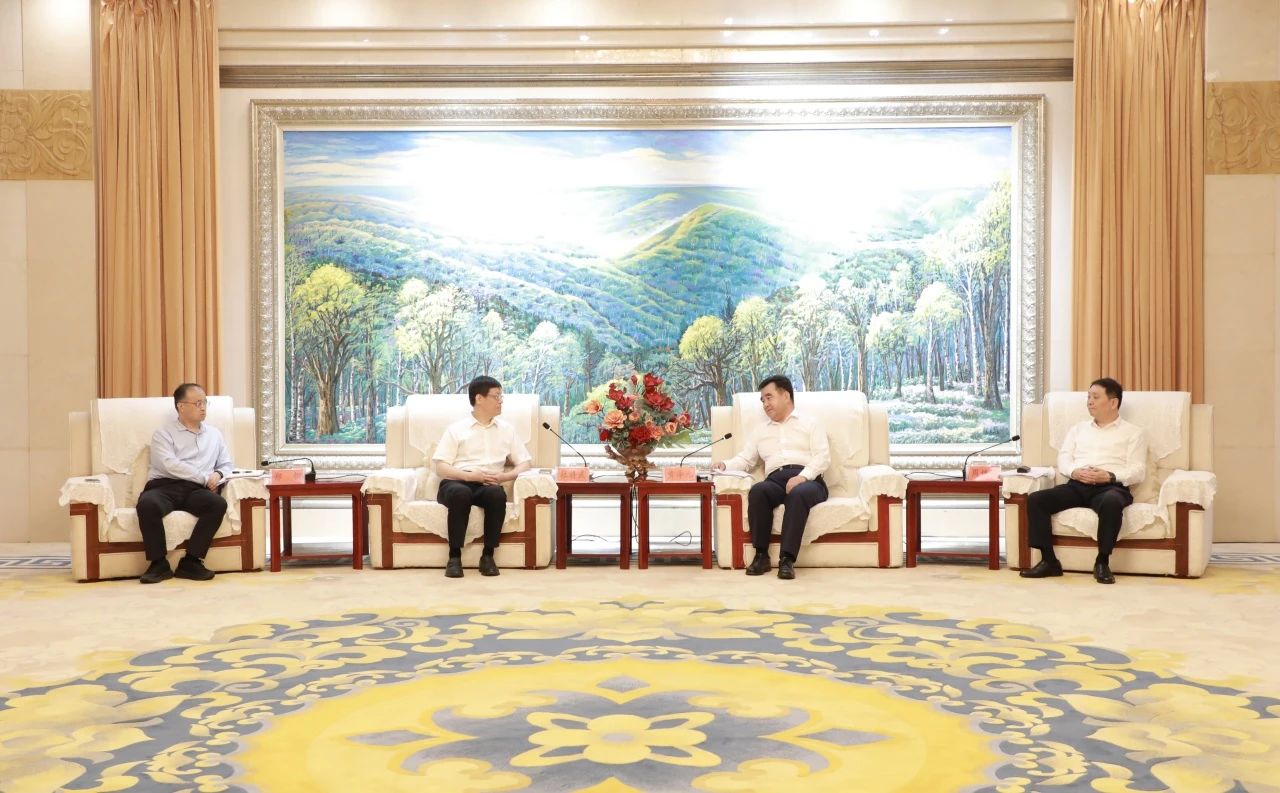 華電煤業(yè)黨委書記、董事長杜將武拜會慶陽市委書記黃澤元