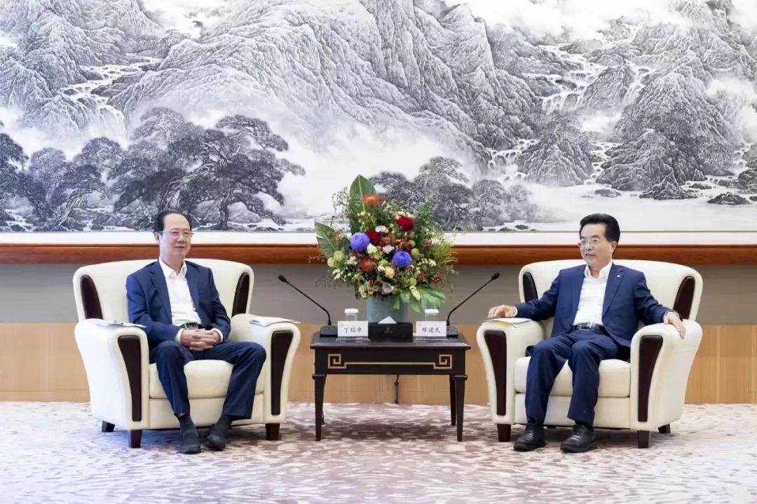 中國(guó)電建黨委書記、董事長(zhǎng)丁焰章赴香港開展系列商務(wù)活動(dòng)并調(diào)研駐港項(xiàng)目