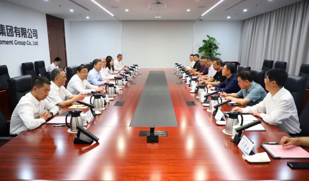 中國電氣裝備黨委書記、董事長李洪鳳會見陜西省人大常委會副主任、寶雞市委書記楊廣亭