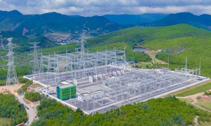 云南首個500千伏調(diào)控一體化變電站投運