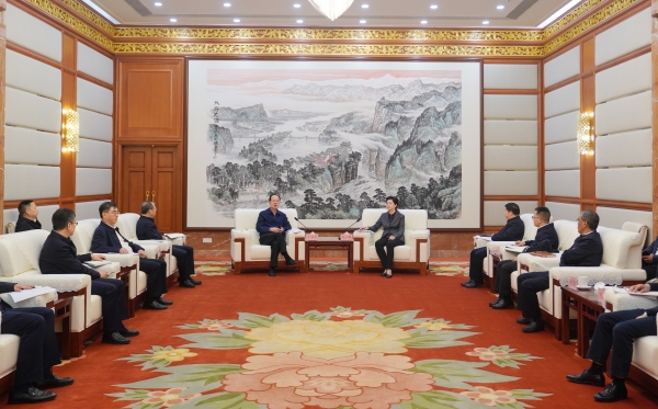 中國(guó)電建黨委書記、董事長(zhǎng)丁焰章拜會(huì)四川省委副書記、省長(zhǎng)施小琳