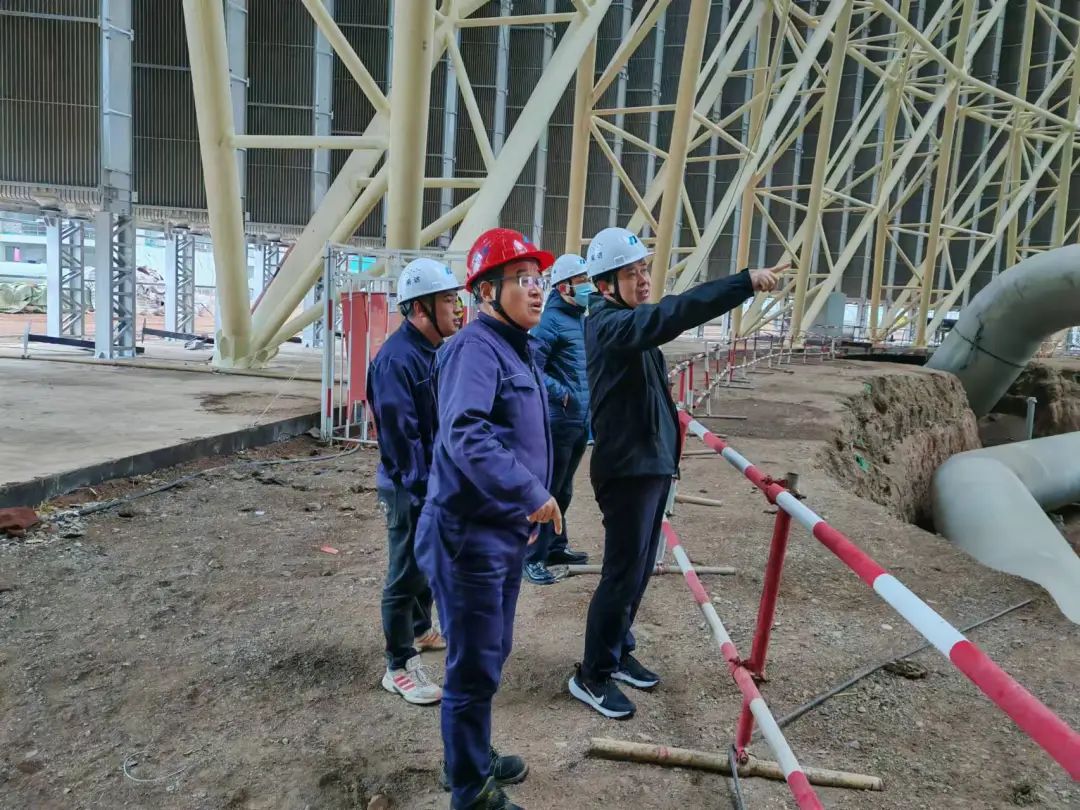 華電科工黨委委員、副總經(jīng)理亓炳生赴哈密鋼結(jié)構(gòu)間冷塔項(xiàng)目調(diào)研