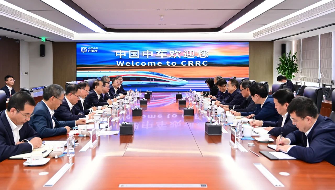 大唐集團(tuán)黨組書記、董事長鄒磊與中國中車黨委書記、董事長孫永才座談交流