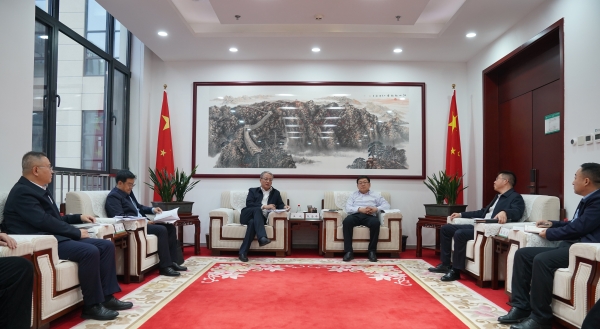 中國電建黨委副書記、總經(jīng)理王斌與內(nèi)蒙古電力集團(tuán)黨委書記、董事長張海峰會談