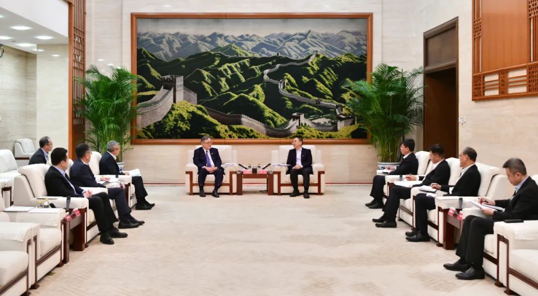 大唐集團(tuán)黨組書記、董事長鄒磊與日立制作所取締役會(huì)長東原敏昭會(huì)談