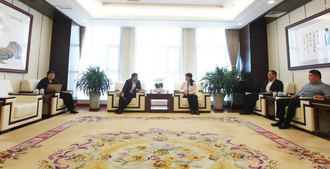 國家電投新疆公司張瑋、李國儉會見塔城地區(qū)發(fā)改委黨組書記劉沖