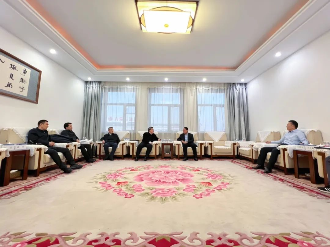 華能蒙東公司總經(jīng)理、黨委副書記李樹學會見中國石油內(nèi)蒙古銷售公司執(zhí)行董事、黨委書記楊杰