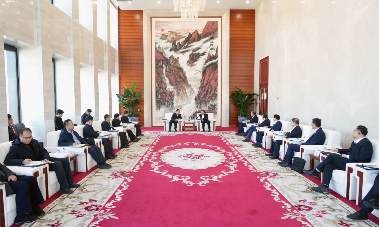 中國(guó)能建董事長(zhǎng)宋海良、總經(jīng)理倪真與中國(guó)南水北調(diào)集團(tuán)董事長(zhǎng)汪安南、總經(jīng)理孫志禹會(huì)談