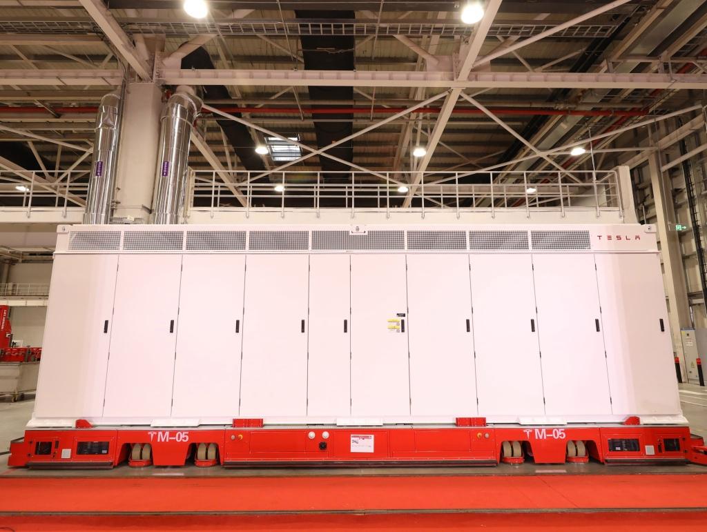 拿下全球電池儲(chǔ)能系統(tǒng)市場(chǎng)份額第一后，馬斯克再度來(lái)中國(guó)解產(chǎn)能之困