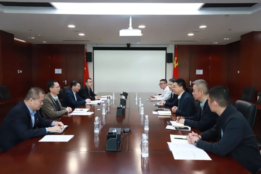 華電物資公司總經(jīng)理葉德杰會(huì)見亨通電力產(chǎn)業(yè)集團(tuán)副總裁王新國(guó)一行