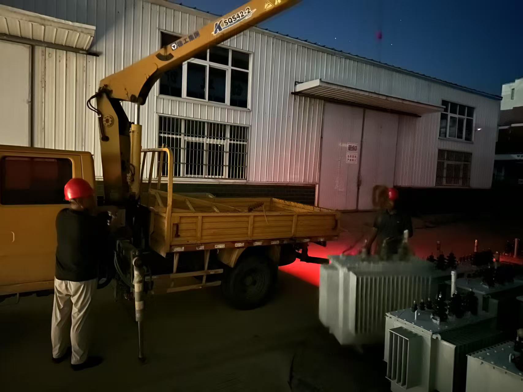 國網(wǎng)泌陽縣供電公司：24小時物資保障"閃電戰(zhàn)"  守護(hù)高溫下的清涼