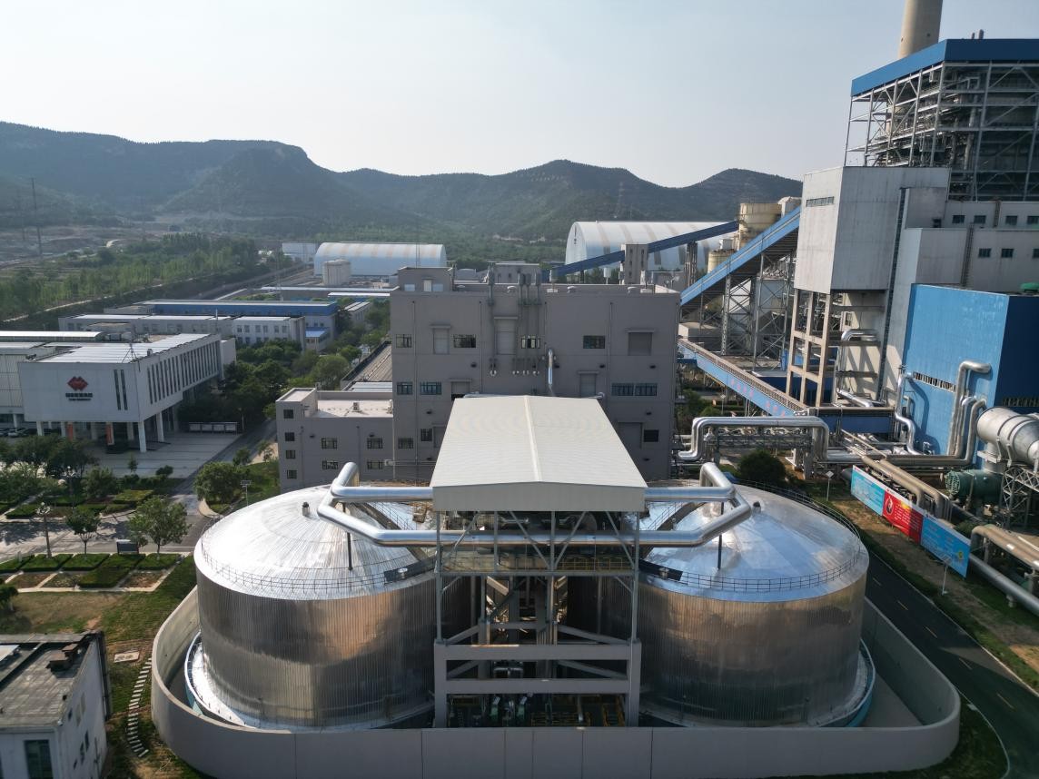 國內(nèi)首個(gè)“抽汽蓄能”熔鹽儲(chǔ)熱調(diào)峰項(xiàng)目通過驗(yàn)