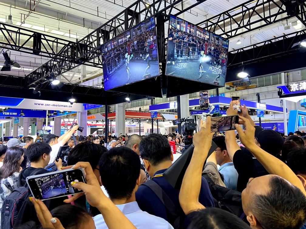 在北京，見(jiàn)證一場(chǎng)機(jī)器人的“狂歡”