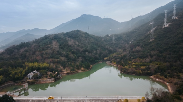 國(guó)網(wǎng)臺(tái)州市黃巖區(qū)供電公司:碩果累累 盡責(zé)而行